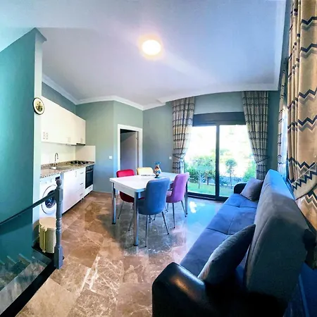 Villa15 Lodge, Five-star 5bd 5-5ba Access With Pool , Gym, Sauna, Alfresco Dining & Garden Manavgat