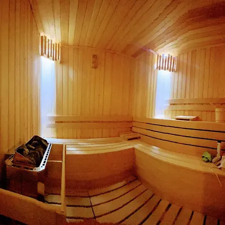 Country house Villa15 Lodge: Beachfront Luxury With Pool, Gym, And Sauna