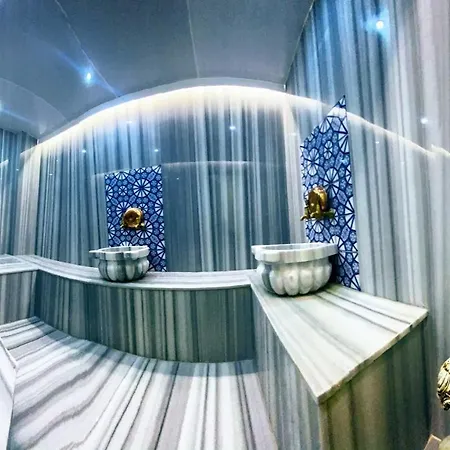 Villa15 Lodge: Beachfront Luxury With Pool, Gym, And Sauna