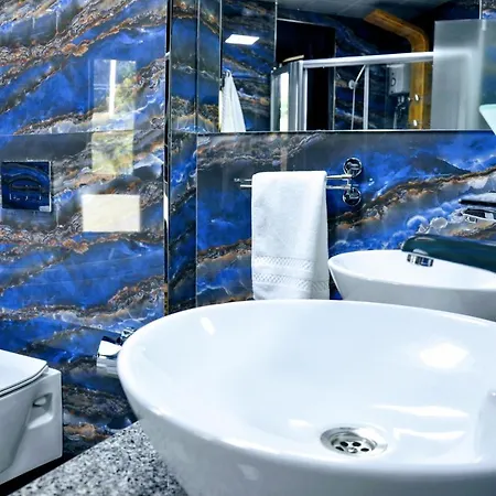 Villa15 Lodge: Beachfront Luxury With Pool, Gym, And Sauna Country house *