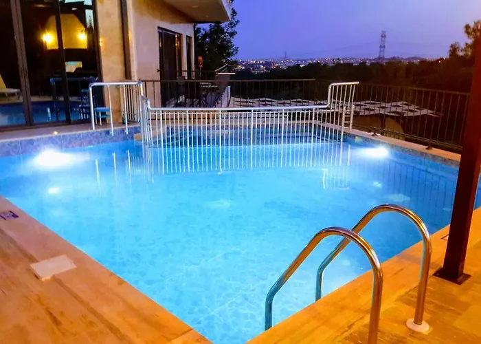 Kır Evi Villa15 Lodge, Five-star 5bd 5-5ba Access With Pool , Gym, Sauna, Alfresco Dining & Garden *